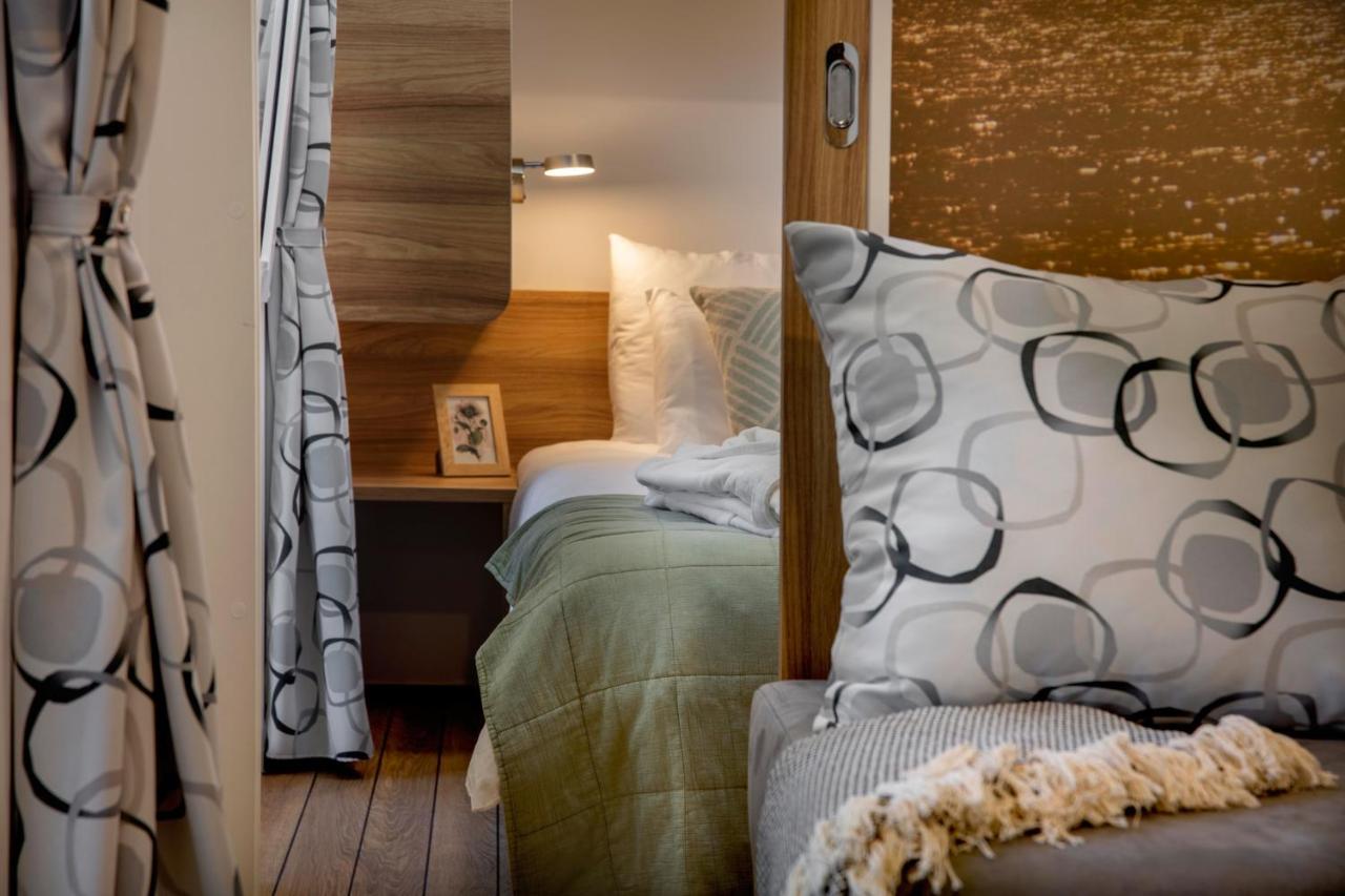 Porton Mobile Home โรวีน ภายนอก รูปภาพ
