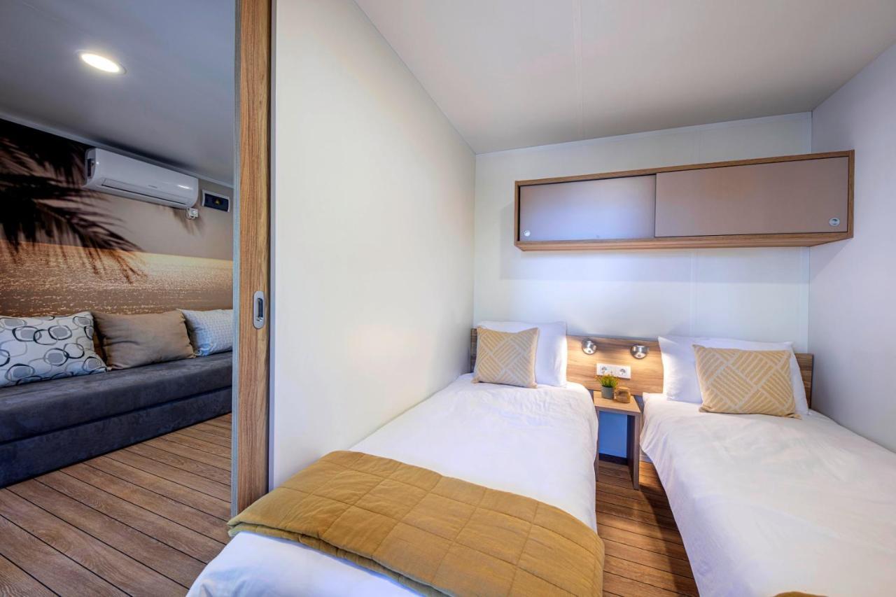 Porton Mobile Home โรวีน ภายนอก รูปภาพ
