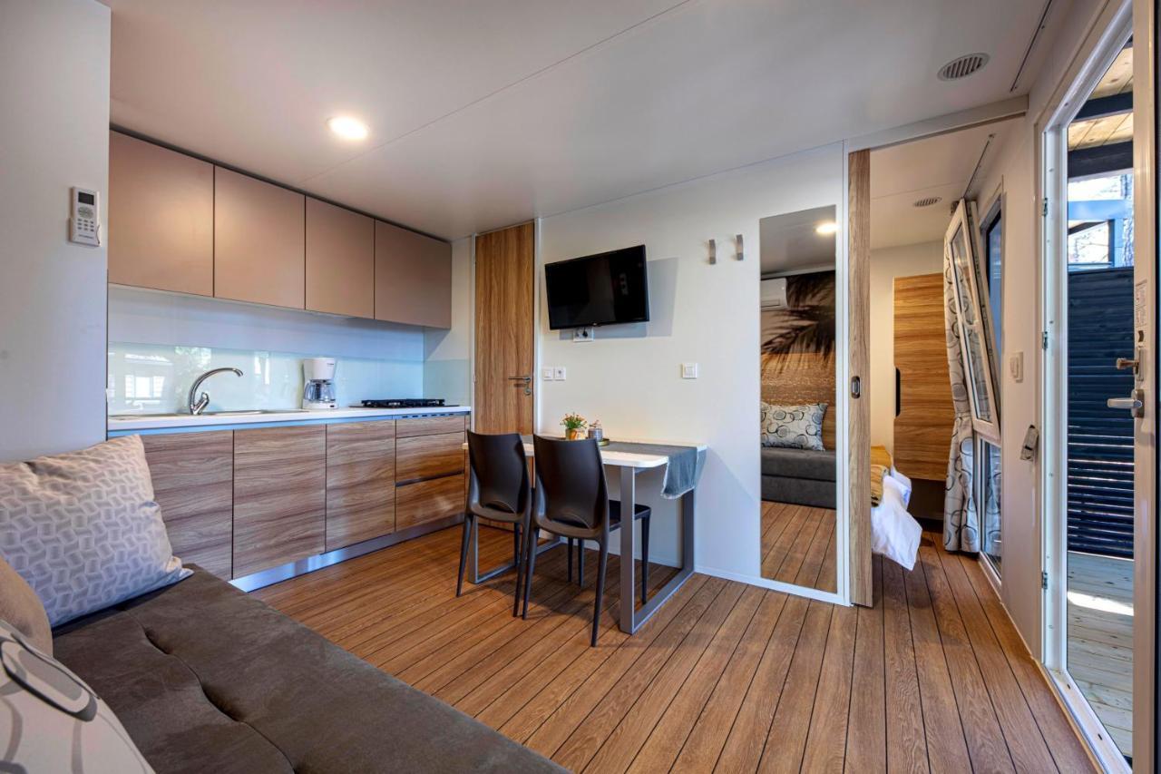 Porton Mobile Home โรวีน ภายนอก รูปภาพ